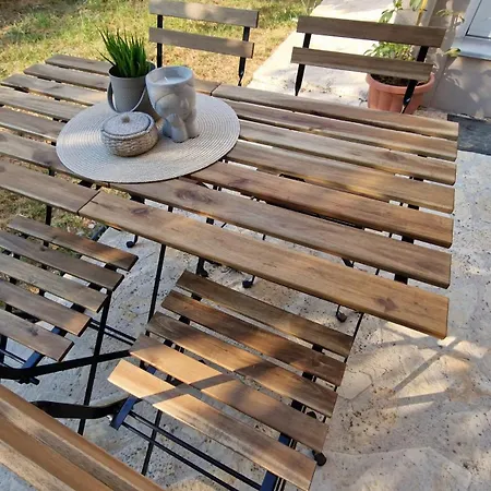 Apartament Efi House *