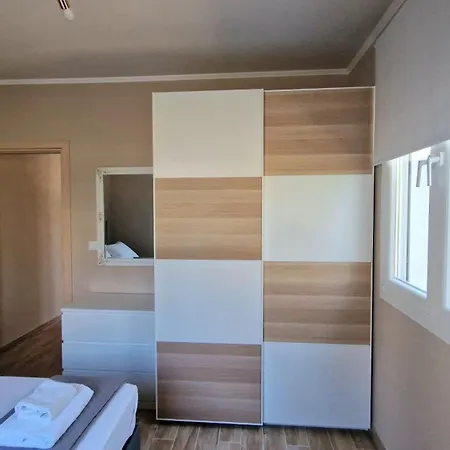 Efi House * Alepou