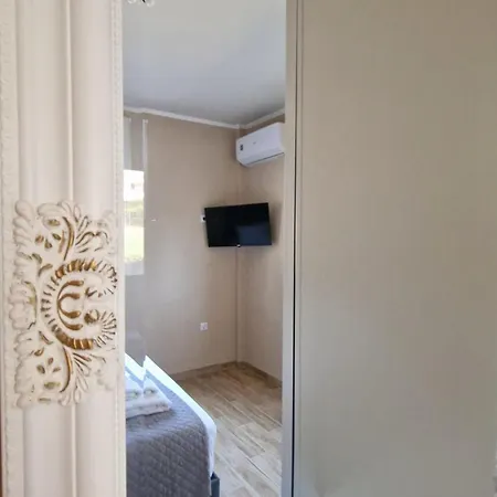 Efi House * Alepou
