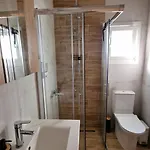 Efi House Apartman *